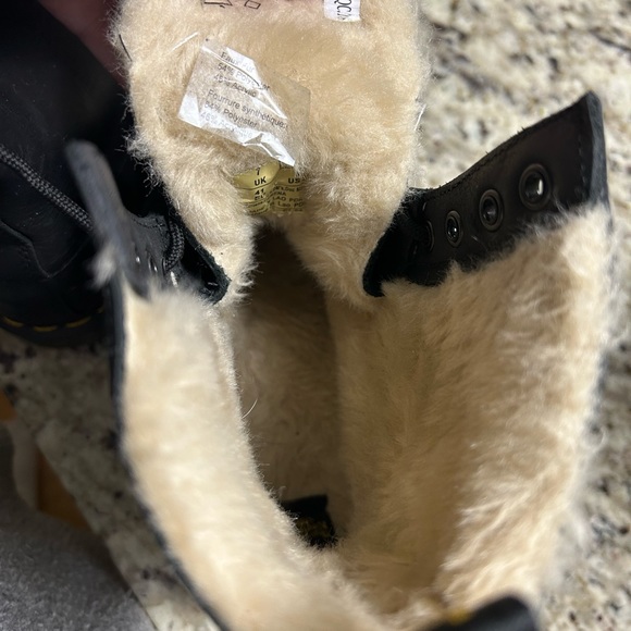 Dr. martens 1460 Serena fur lined lace up boots - size 9 - Picture 6 of 7